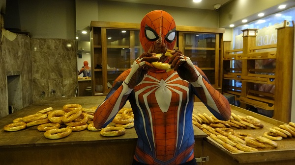 Bakın Örümcek Adam bu sefer hangi şehirde