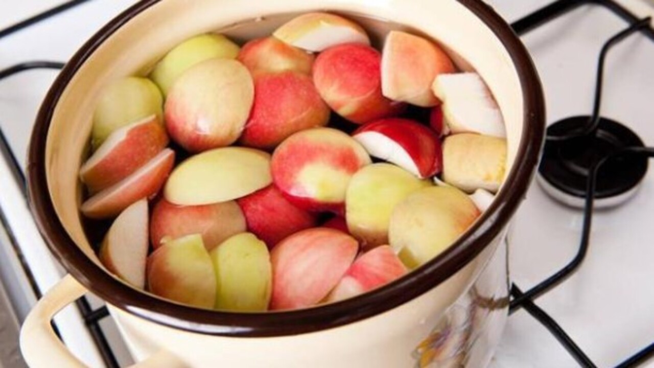 Bakın uzmanlar nasıl tüketimi öneriyor! Elmanın en sağlıklı hali belli oldu