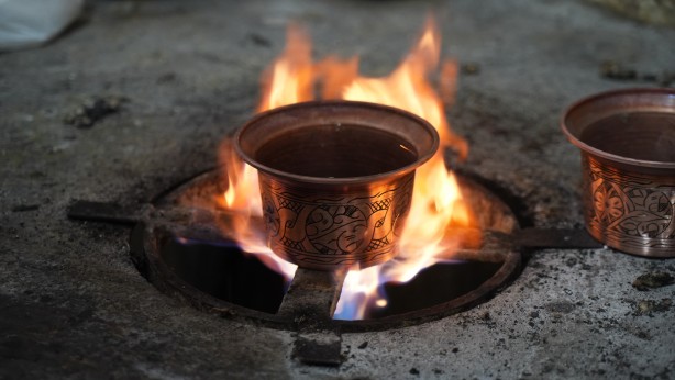 Foto - Bakır kalaycısının 100 derece sıcakta zorlu mesaisi