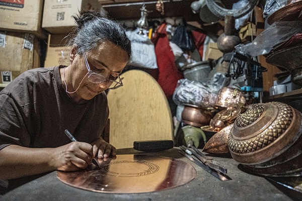 Foto - Bakır ustası çırak bulamayınca bakın ne yaptı! 