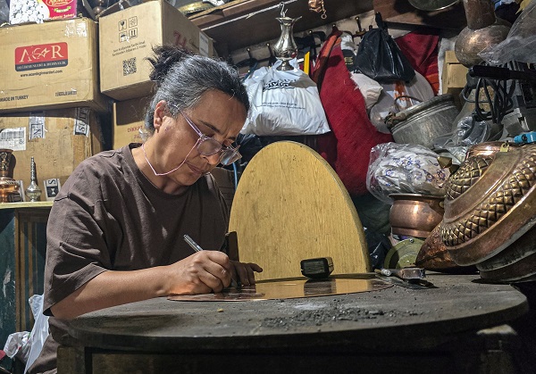 Foto - Bakır ustası çırak bulamayınca bakın ne yaptı! 