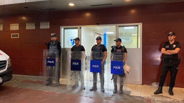 Foto - Bakırköy'de hastanenin bahçesinde silahlı çatışma