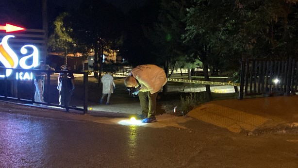 Foto - Bakırköy'de hastanenin bahçesinde silahlı çatışma