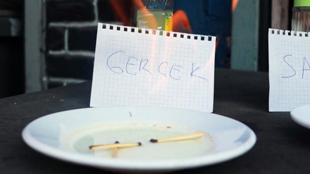 Foto - Bakkaldan aldığı kolonya çakmakla yanmayınca sahte olduğunu anladı