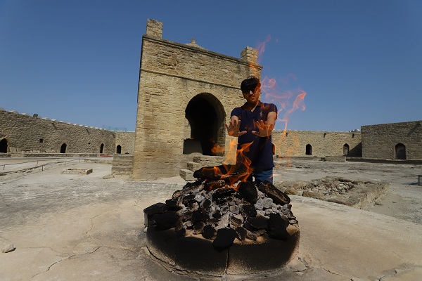 Foto - Bakü’de bu ateş hiç sönmüyor!