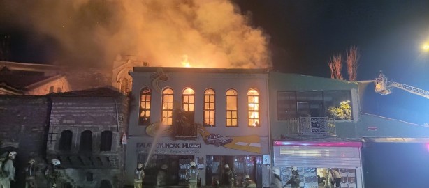 Foto - Balat Oyuncak Müzesi cayır cayır yandı