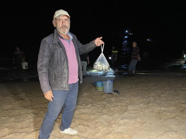 Balığa hücum! Tonlarcası ayaklarına geldi