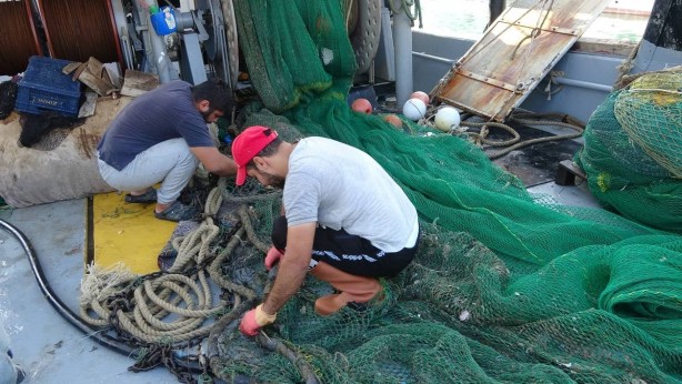 Foto - Balık için attıkları ağa öyle bir şey takıldı ki, görenleri şoke etti! Yılların balıkçılarının bile ağzı açık kaldı
