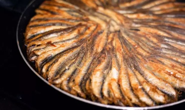 Foto - Balık Lezzetli ama kılçığı bazen sorun oluyor! Boğaza kaçan balık kılçığı nasıl çıkar? 