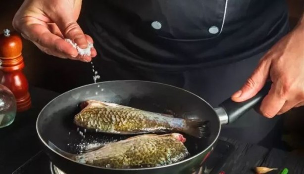 Foto - Balık Lezzetli ama kılçığı bazen sorun oluyor! Boğaza kaçan balık kılçığı nasıl çıkar? 