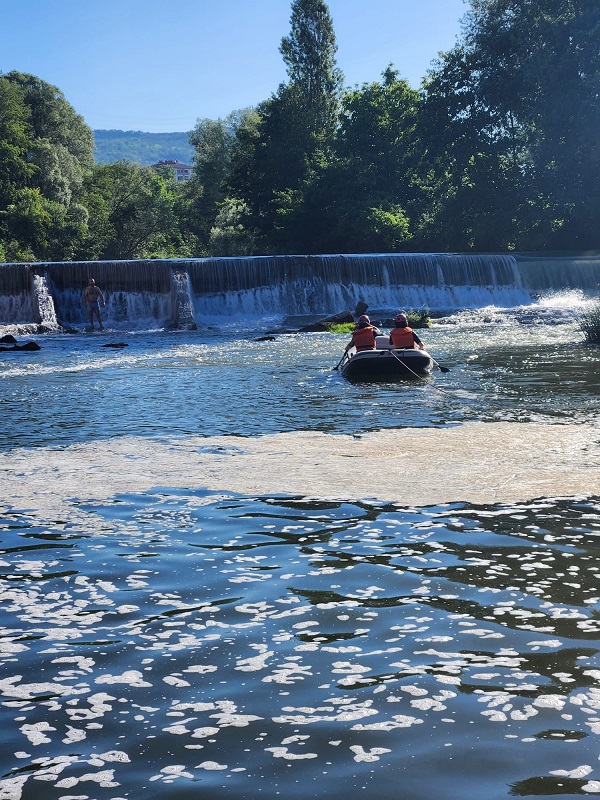 Foto - Balık tuttuğu kayada mahsur kaldı