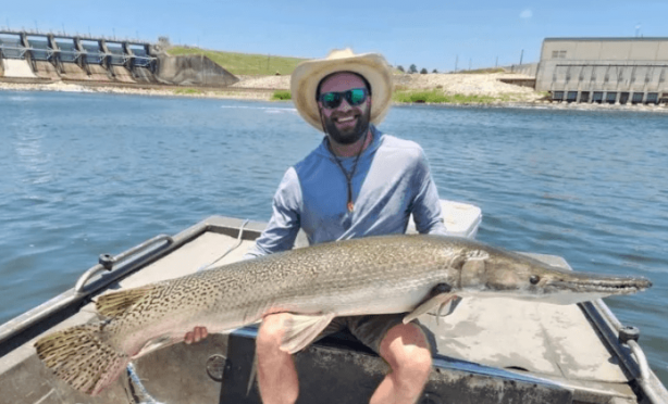 Foto - Balıkçı oltasına takıldı! Tarih öncesi yaratığı güçlükle yukarı çektiler! Araştırmacılar hemen bunu yaptı