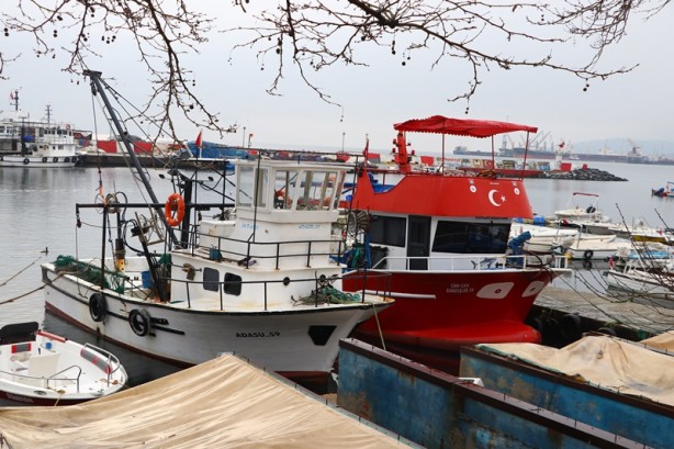 Balıkçılar havanın normale dönmesiyle yeniden denize açıldı