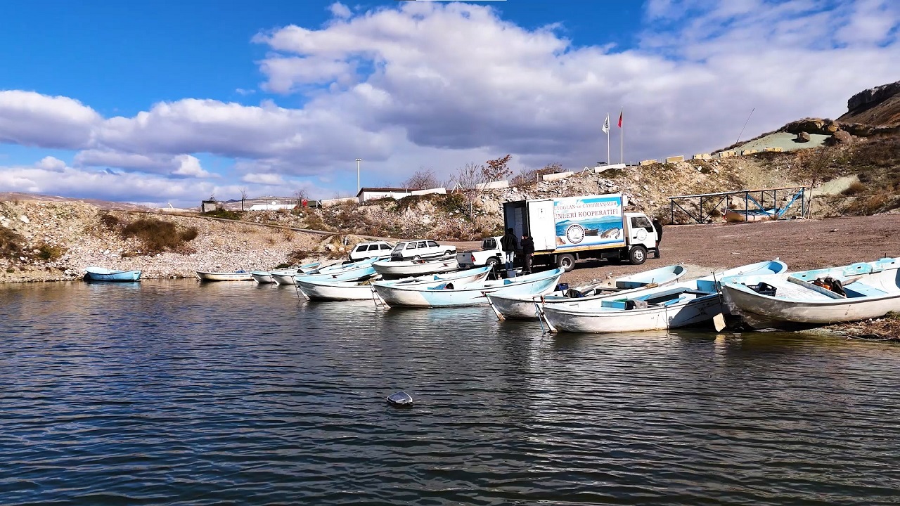 Foto - Balıkçılık üssü haline geldi! Denizi olmayan ilde günde 3 ton balık üretiliyor