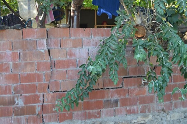 Foto - Balıkesir'de bir mahalle diken üstünde! Derinden gelen sesler duyuyoruz