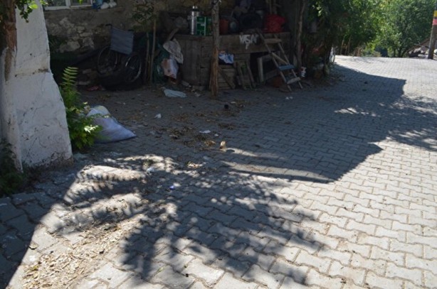 Foto - Balıkesir'de bir mahalle diken üstünde! Derinden gelen sesler duyuyoruz