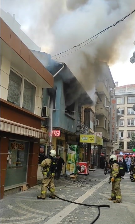 Foto - Balıkesir'de çıkan yangın korkuttu