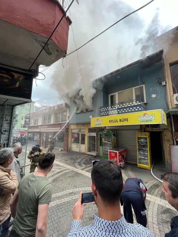 Foto - Balıkesir'de çıkan yangın korkuttu
