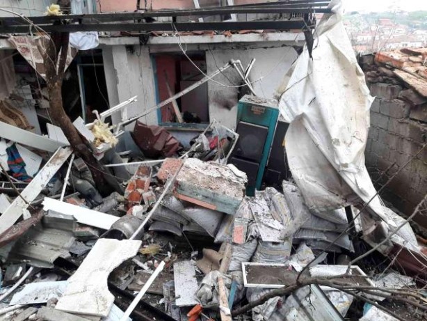Foto - Balıkesir'de korku dolu anlar! Bomba gibi patladı