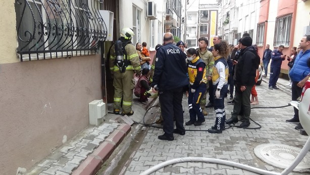 Foto - Balıkesir'de korku dolu anlar! Vatandaşlar sokağa çıktı