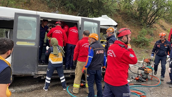 Foto - Balıkesir'de korkunç kaza! Ortalık can pazarına döndü