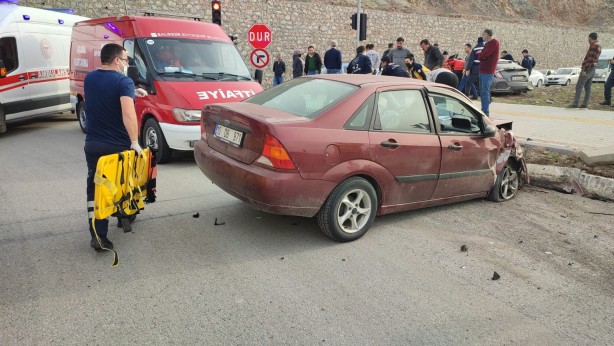 Foto - Balıkesir'de zincirleme kaza: Yaralılar var
