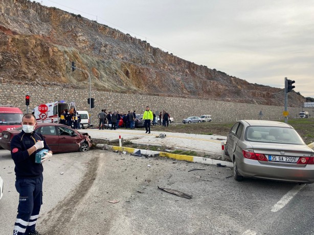 Foto - Balıkesir'de zincirleme kaza: Yaralılar var