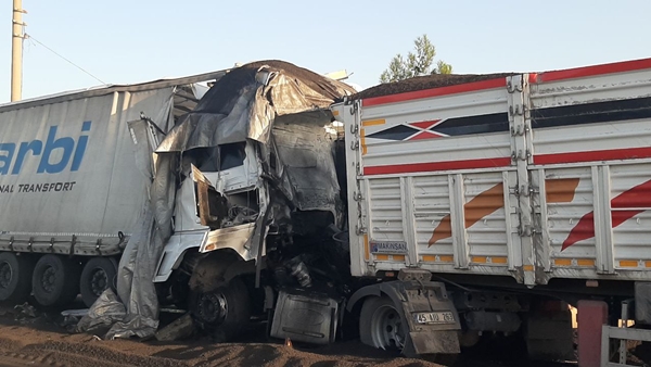 Foto - Balıkesir'de zincirleme kaza: Yaralılar var