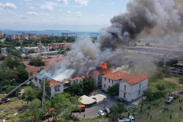Balıklı Rum Hastanesi'nde yangın çıktı