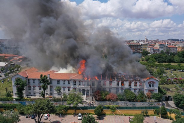 Foto - Balıklı Rum Hastanesi'nde yangın çıktı