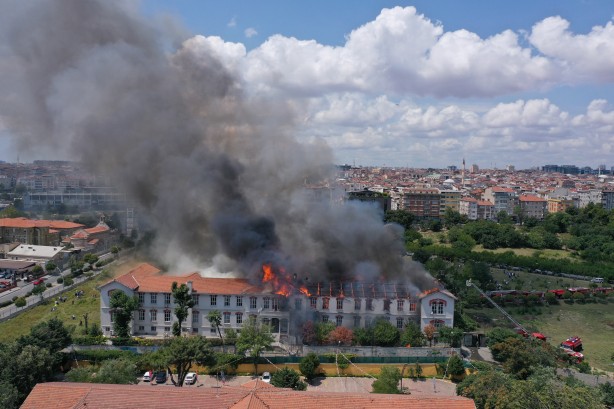 Foto - Balıklı Rum Hastanesi'nde yangın çıktı