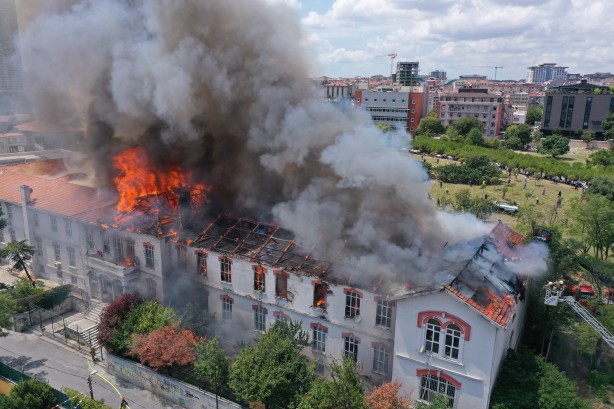 Foto - Balıklı Rum Hastanesi'nde yangın çıktı