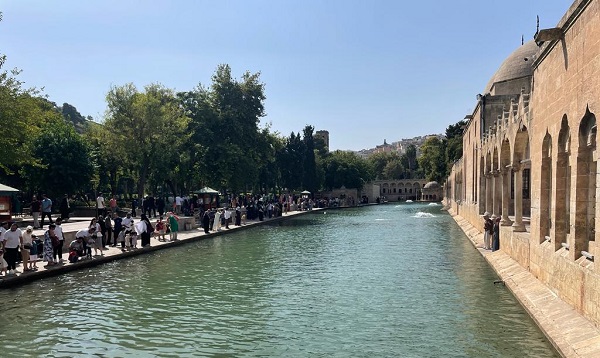 Balıklıgöl ziyaretçi akınına uğradı