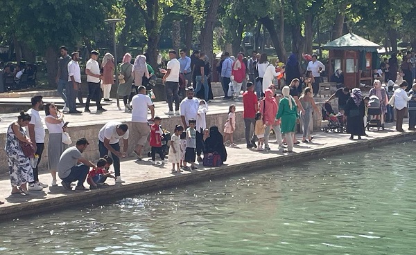 Foto - Balıklıgöl ziyaretçi akınına uğradı