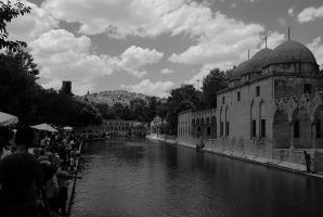 Foto - Depremde kaybolan Balıklıgöl'deki balıklarla ilgili şok rivayet! Dokunanların başına bakın ne geliyor