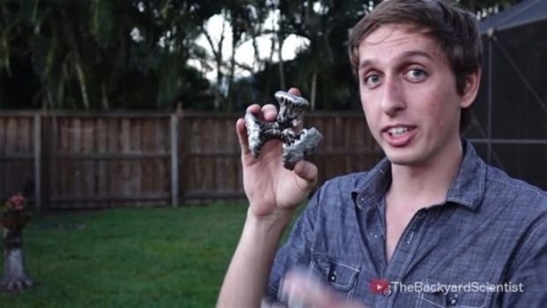 Foto - Balkabağına erimiş alüminyum döktüler!