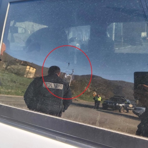 Foto - Balkanlarda gerilim! Sınır yakınlarında polise saldırı