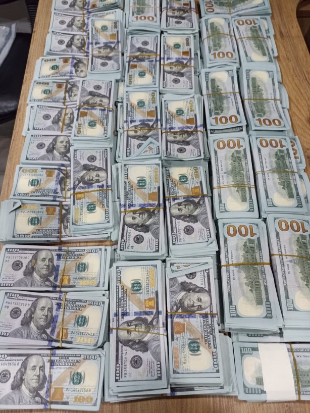 Foto - Balya balya çıktı! Havalimanında hayrete düşüren görüntü