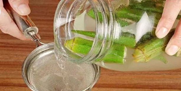 Foto - Bamya suyunun kanıtlanmış 7 faydası inanılmaz! Tam doğal şifa deposu: Gaz ve kabızlığı yok etti