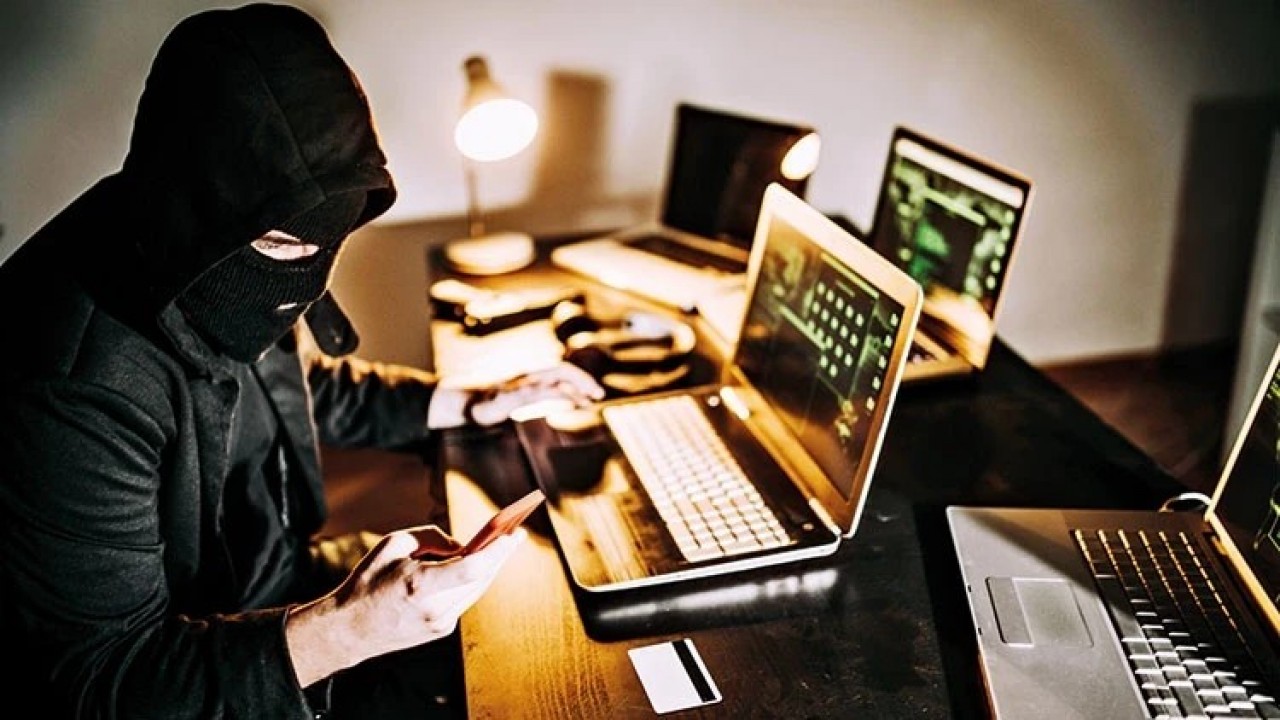 Foto - Banka hesaplarındaki detay ortaya çıktı! PTT adını kullanarak neler yapmış neler