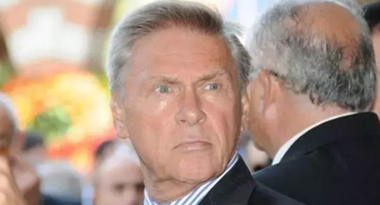 Foto - Banka hortumcularının asil gazetecisi yazıyor, yazıyor! Biliyor musunuz o kişi kim?