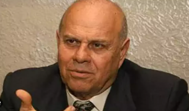 Foto - Banka hortumcularının asil gazetecisi yazıyor, yazıyor! Biliyor musunuz o kişi kim?