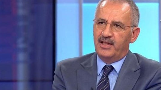 Foto - Banka hortumcularının asil gazetecisi yazıyor, yazıyor! Biliyor musunuz o kişi kim?