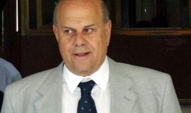 Foto - Banka hortumcularının asil gazetecisi yazıyor, yazıyor! Biliyor musunuz o kişi kim?