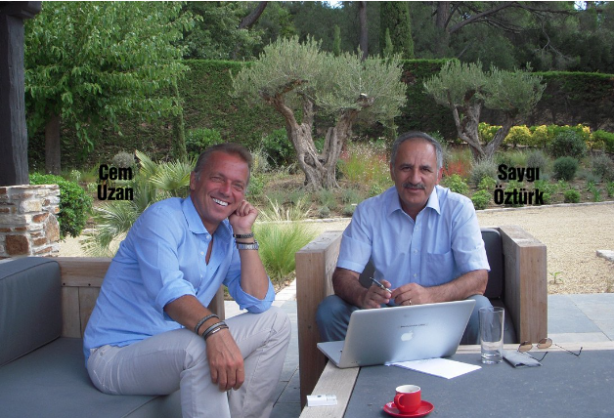 Foto - Banka hortumcularının asil gazetecisi yazıyor, yazıyor! Biliyor musunuz o kişi kim?