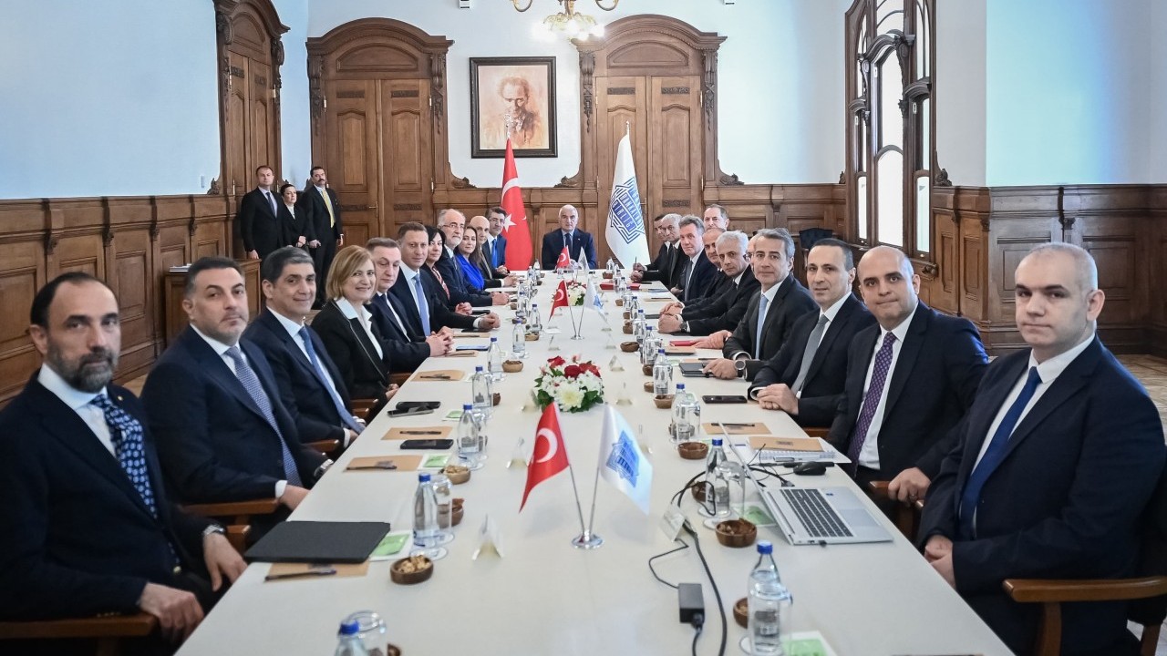 Bankacılık ve Turizm zirvesinde kritik buluşma: Körfezdeki savaşın etkileri ve Yaz Sezonu Stratejisi masaya yatırıldı
