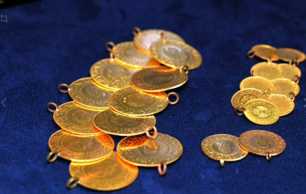 Foto - Bankada altını olanlar şok olacak! 1700 lira gram altın tahmini tutan Haluk Özdil duyurdu: 1 Ocak'ta...