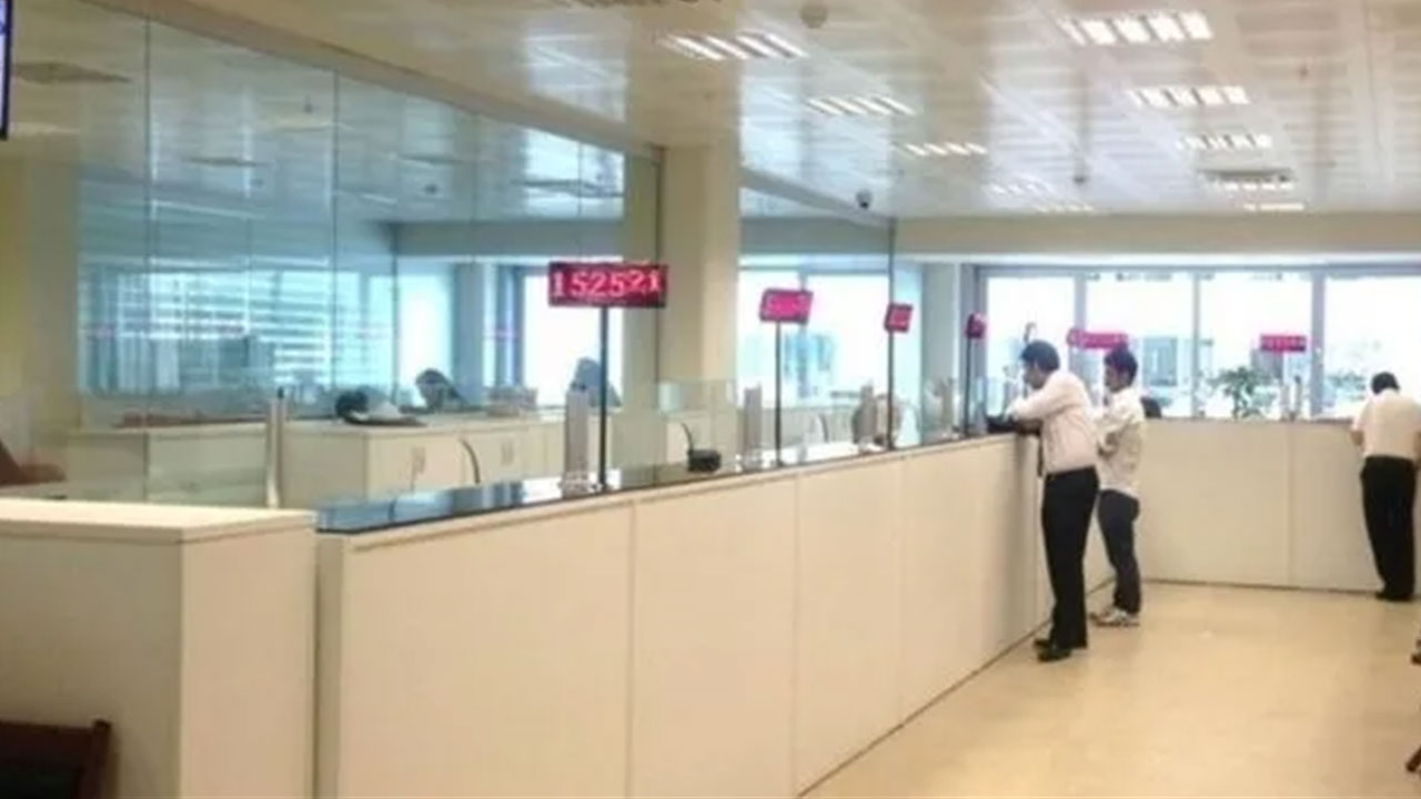 Bankalardan çok konuşulacak karar! 20 bin lira altı para çekmek isteyenler geri çevrilecek