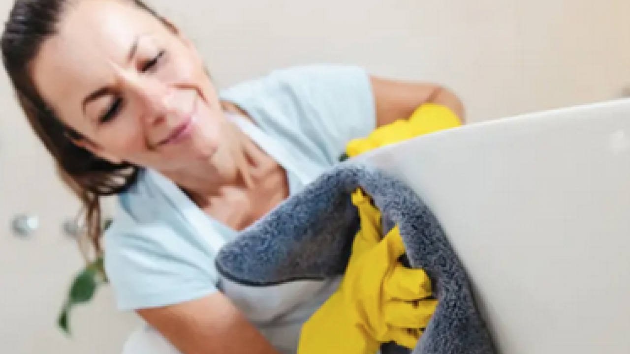 Banyo temizliği yaparken dikkat: Küvete bu mutfak ürününü dökün çağrısı yapıldı! Çok etkisi var