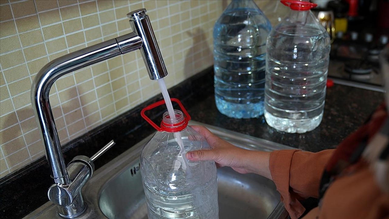 Foto - Banyo yapamayan İzmirliler kötü kokudan şikayetçi!